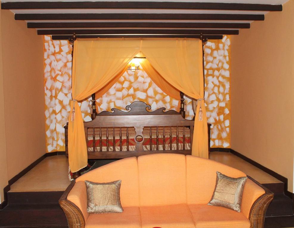 Solomon Beach Hotel Marawila Exterior photo